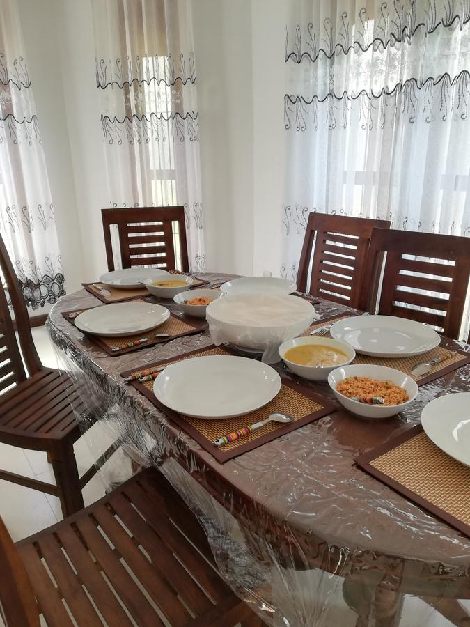 Air Port 5 Minutes Super Clean Upul Bed & Breakfast Negombo Bagian luar foto