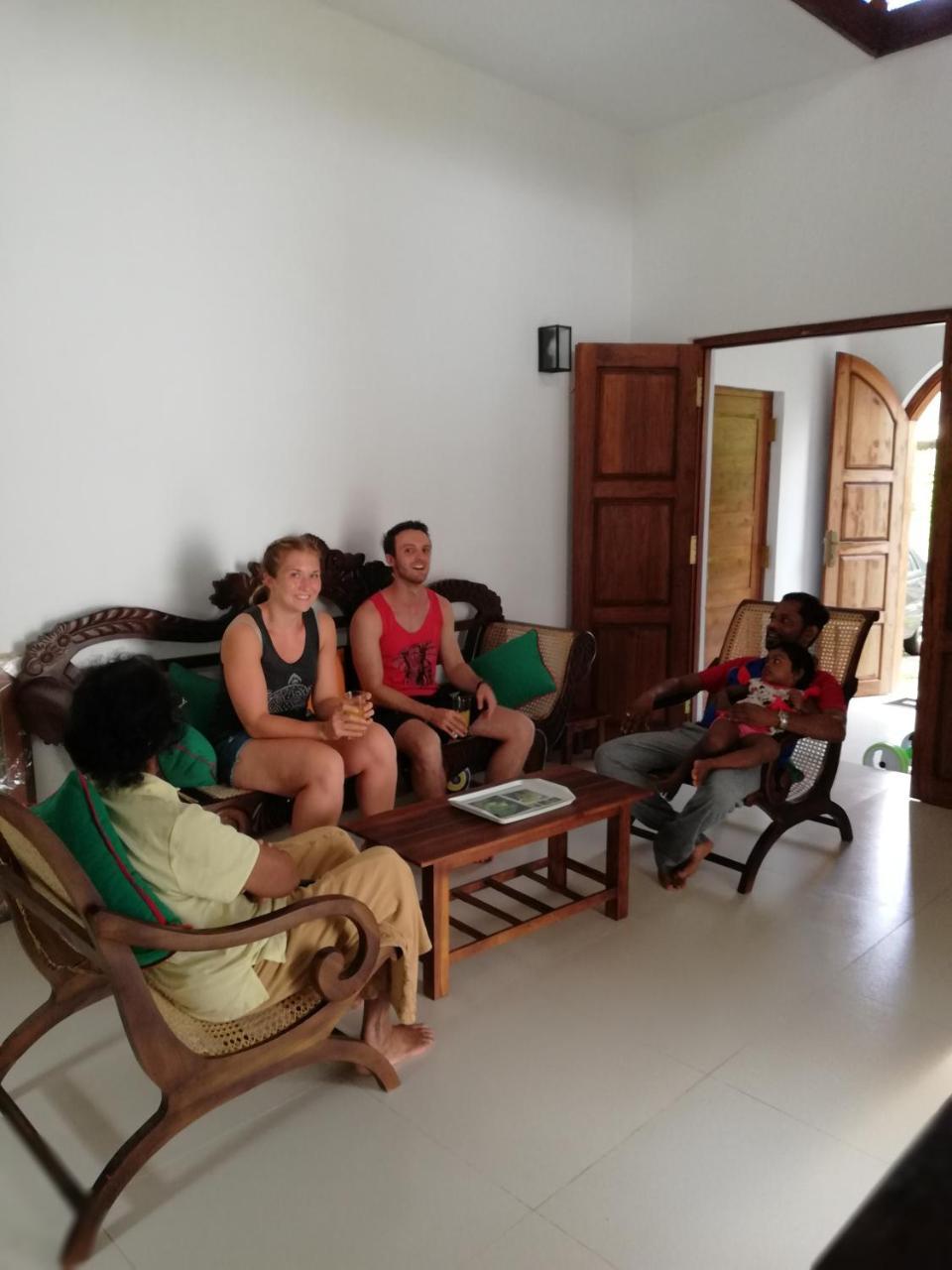 Air Port 5 Minutes Super Clean Upul Bed & Breakfast Negombo Bagian luar foto